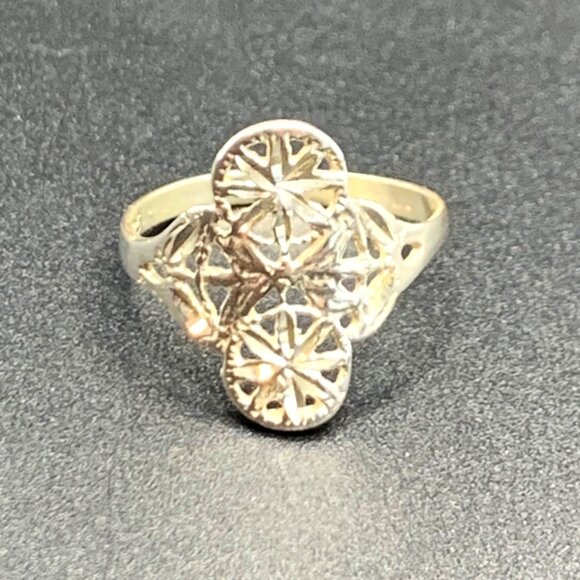 VTG Solid Sterling Silver 925 Pierced Filigree Design Statement Ring Size 7.75 - Picture 1 of 9